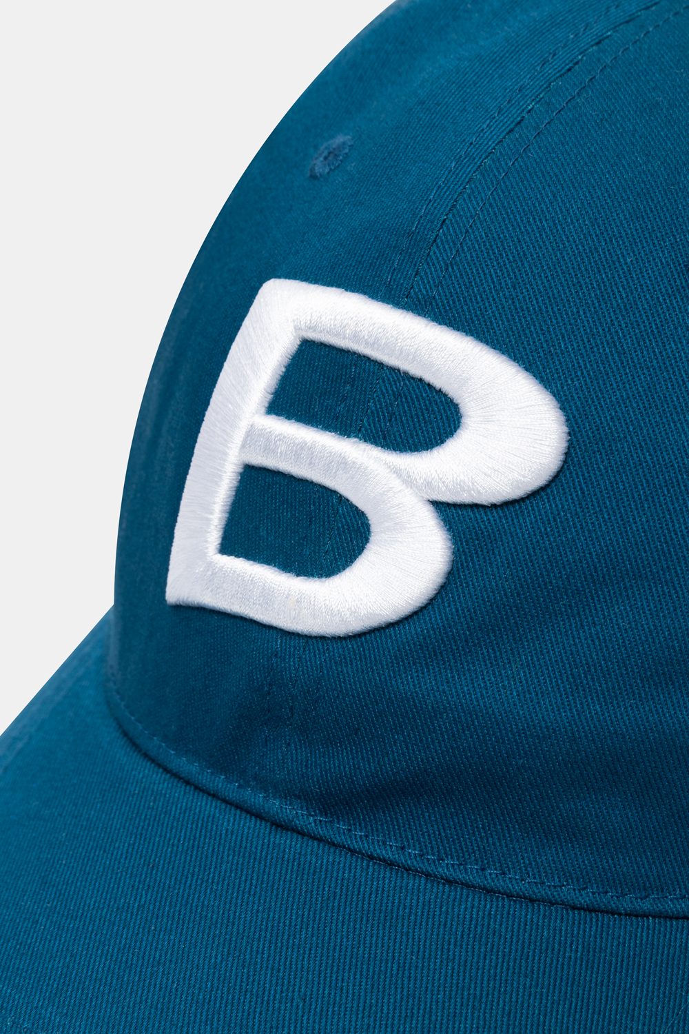B LOGO BALL CAP